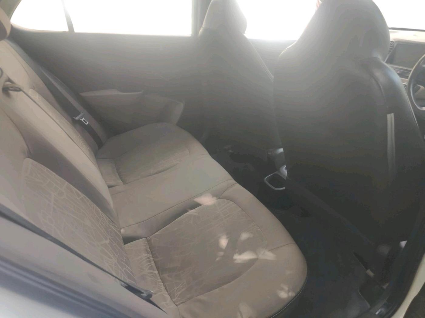 2014 Hyundai Xcent BASE 1.2, Petrol, Manual, 1,40,467 km, interior