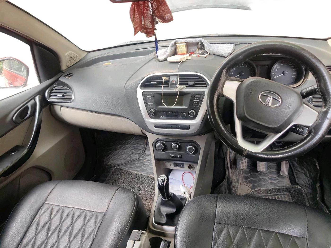 2017 Tata Tiago XT DIESEL, Diesel, Manual, 1,32,066 km, interior