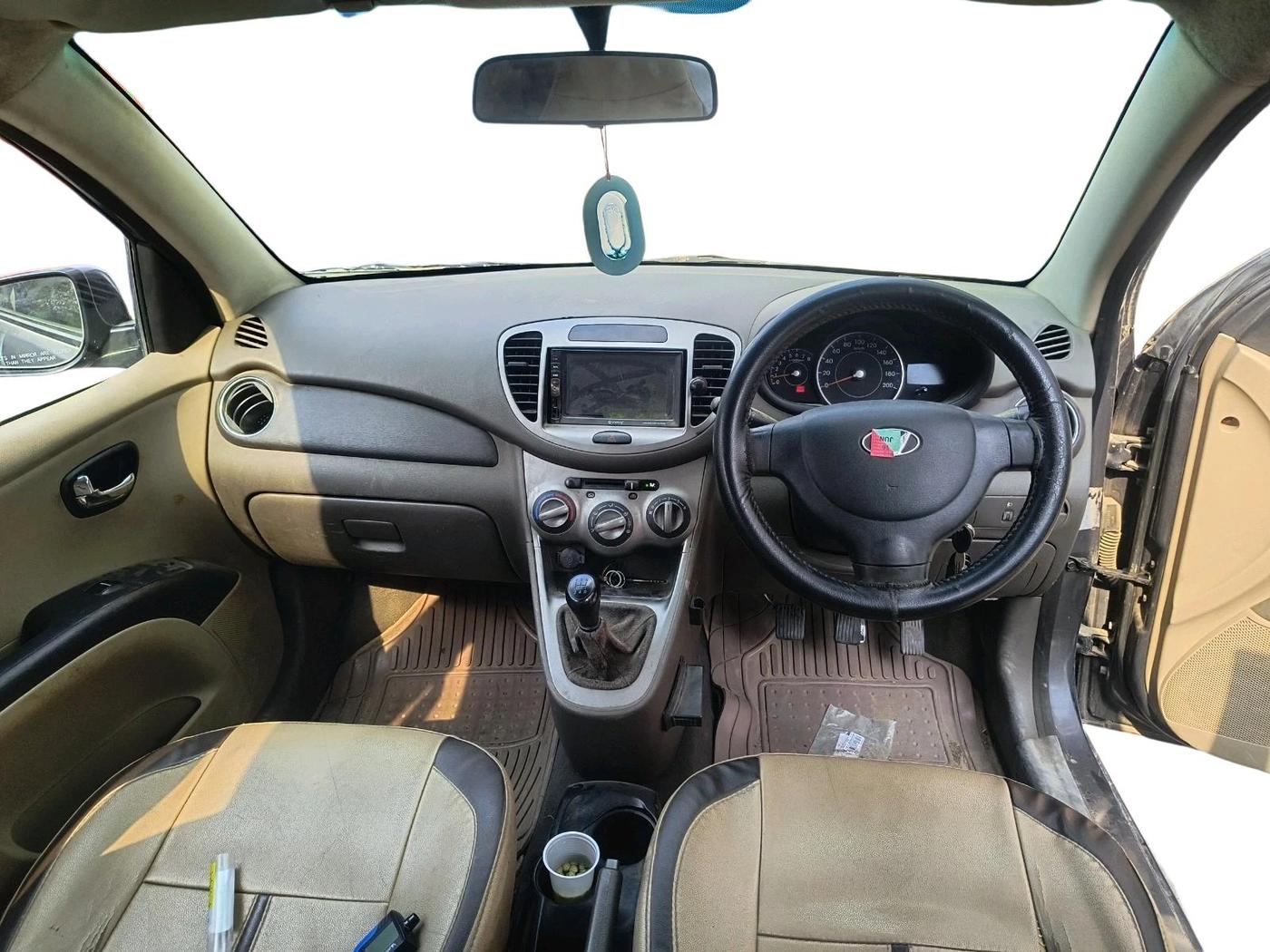 2011 Hyundai i10 MAGNA 1.2, Petrol, Manual, 84,782 km, interior