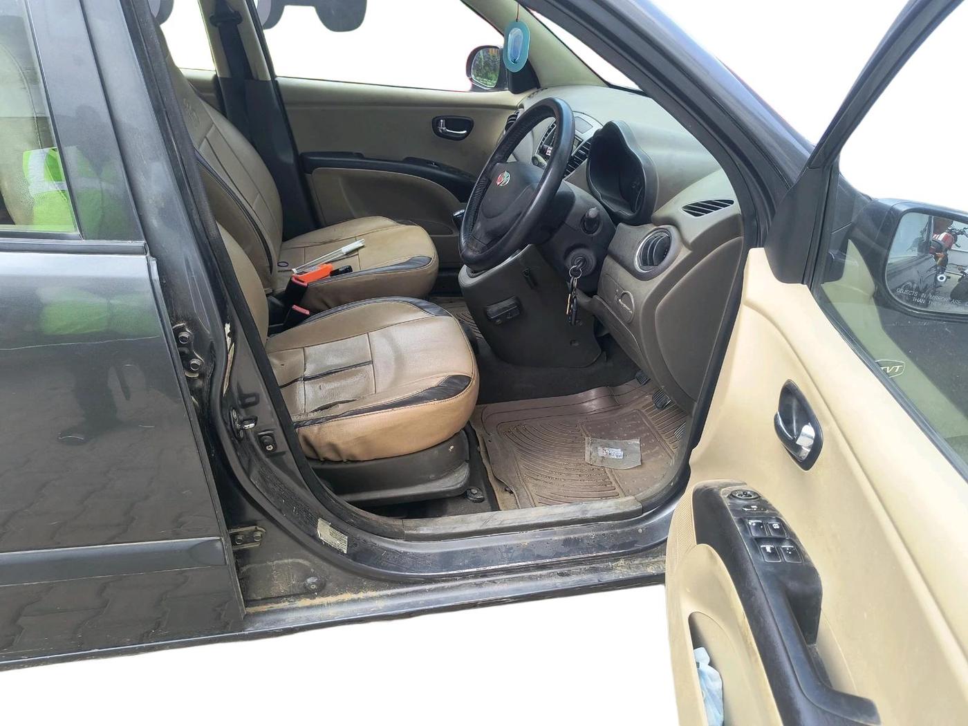 2011 Hyundai i10 MAGNA 1.2, Petrol, Manual, 84,782 km, interior