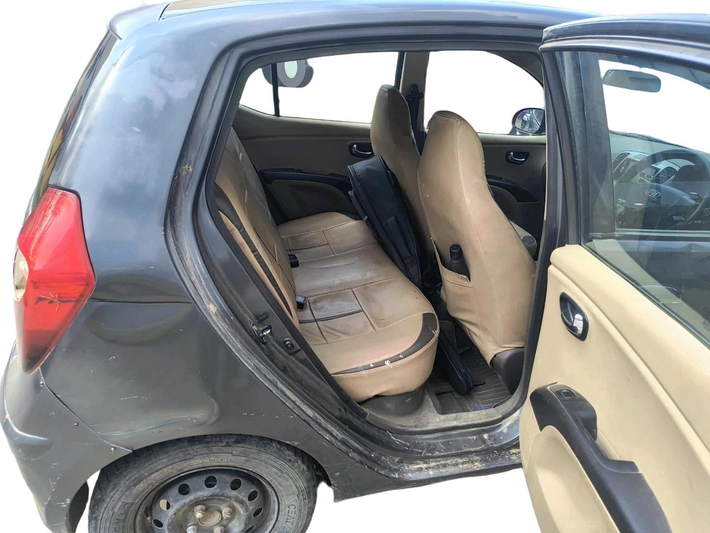 2011 Hyundai i10 MAGNA 1.2, Petrol, Manual, 84,782 km, interior