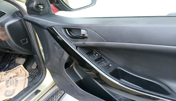 2023 Tata NEXON XZA PLUS LUX SUNROOF KAZIRANGA PETROL, Petrol, Automatic, 33,043 km, interior