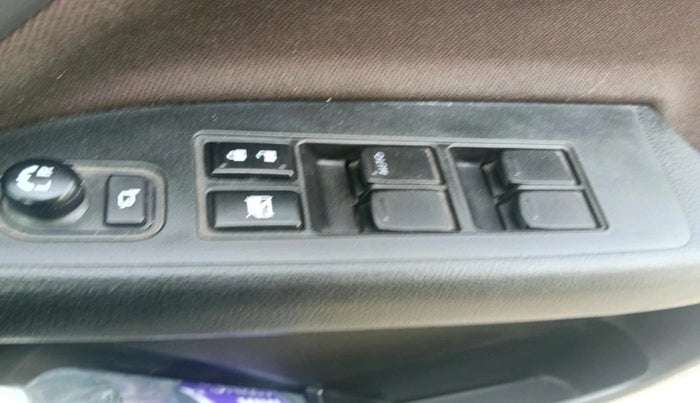 2023 Maruti BREZZA ZXI S-CNG, CNG, Manual, 79,904 km, interior