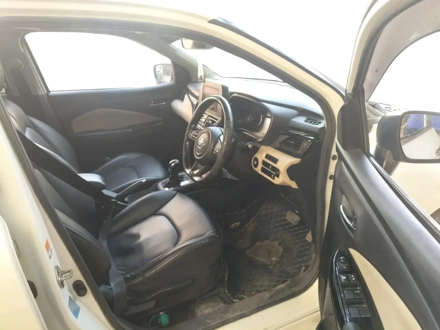 2023 Toyota Glanza G AMT, Petrol, Automatic, 77,600 km, interior