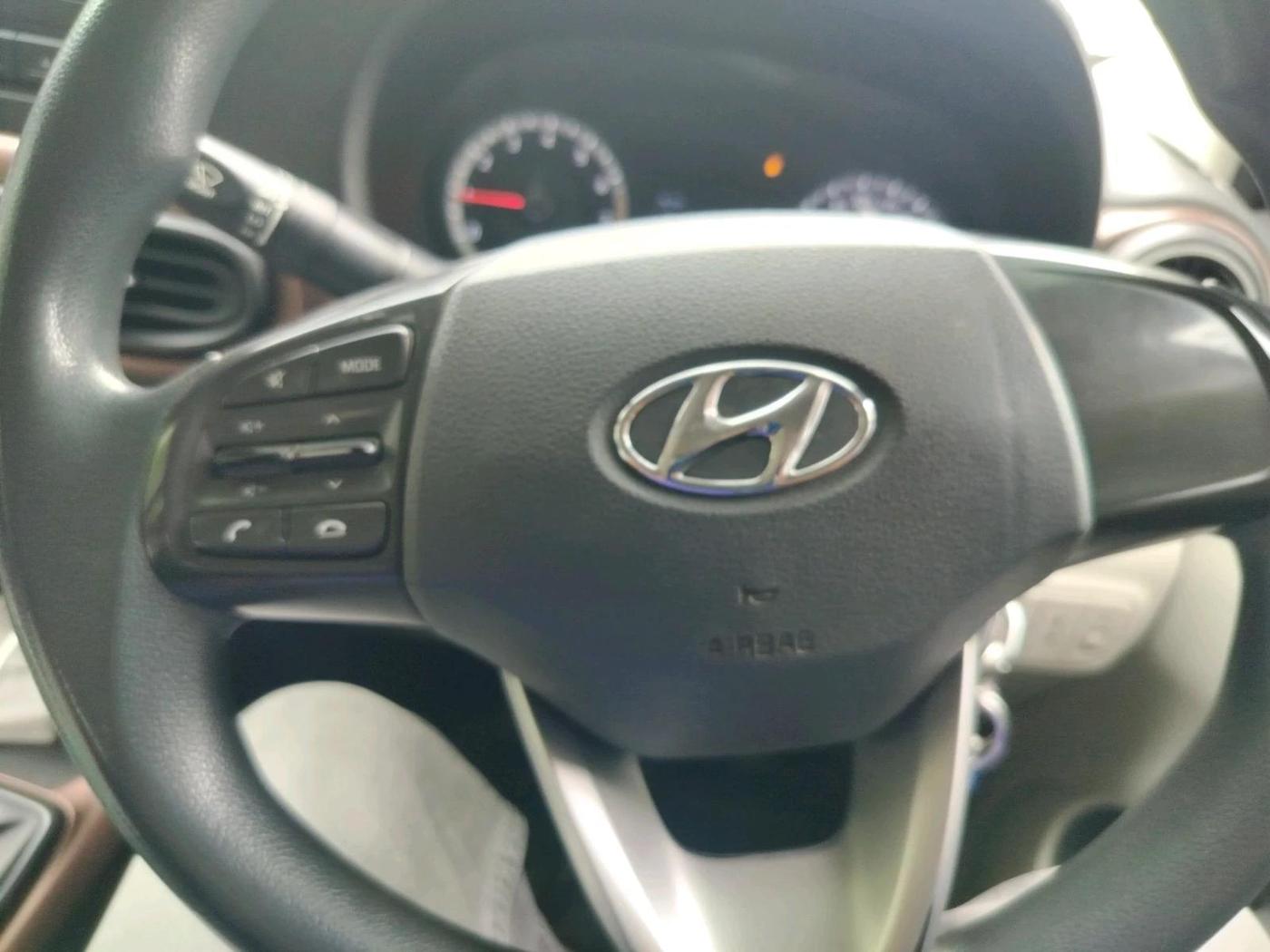 2022 Hyundai AURA S 1.2 CNG, CNG, Manual, 1,42,349 km, interior