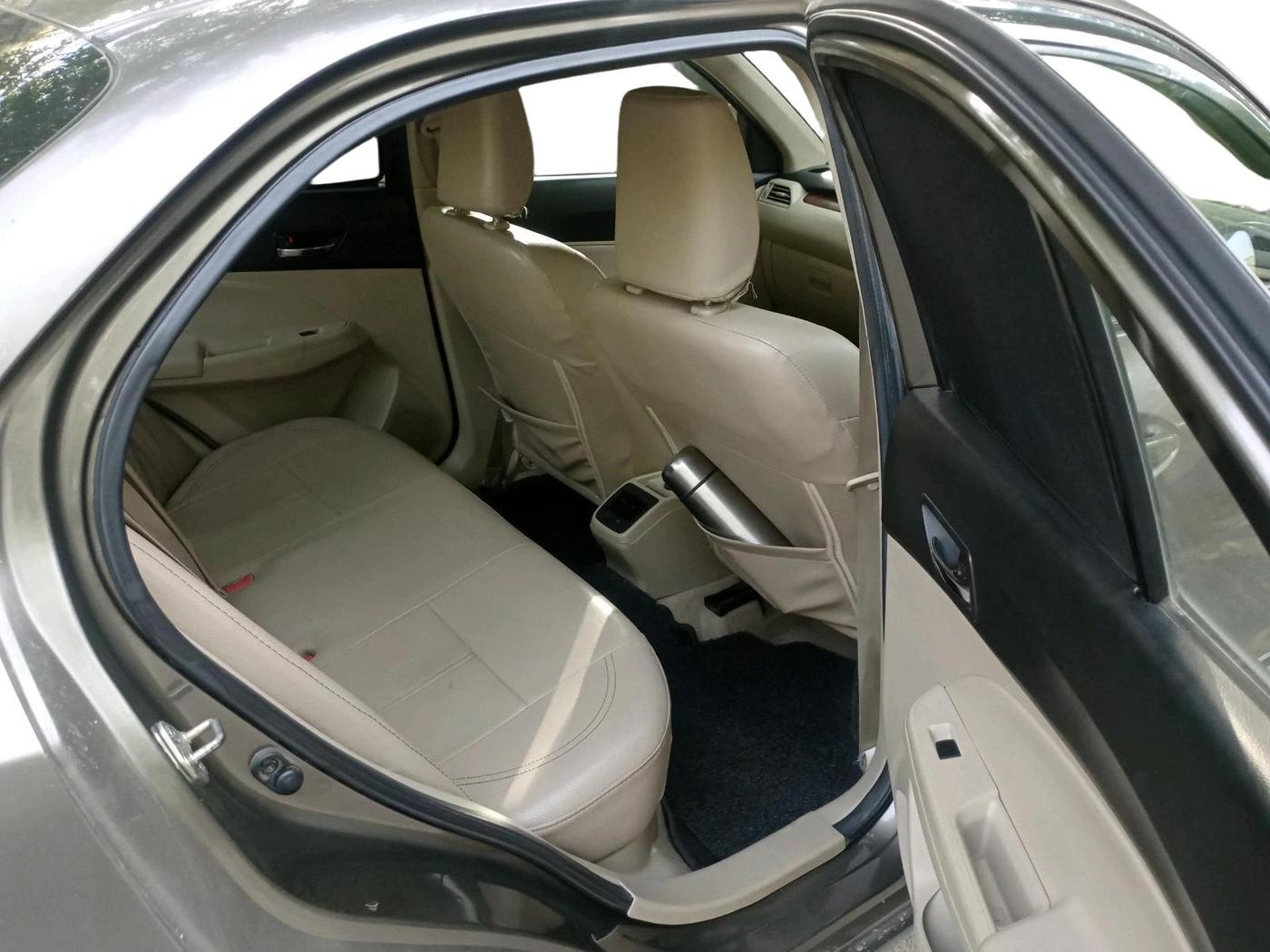 2018 Maruti Dzire VXI, CNG, Manual, 1,23,134 km, interior