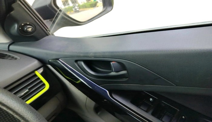 2018 Tata NEXON KRAZ MT PETROL, Petrol, Manual, 57,872 km, interior