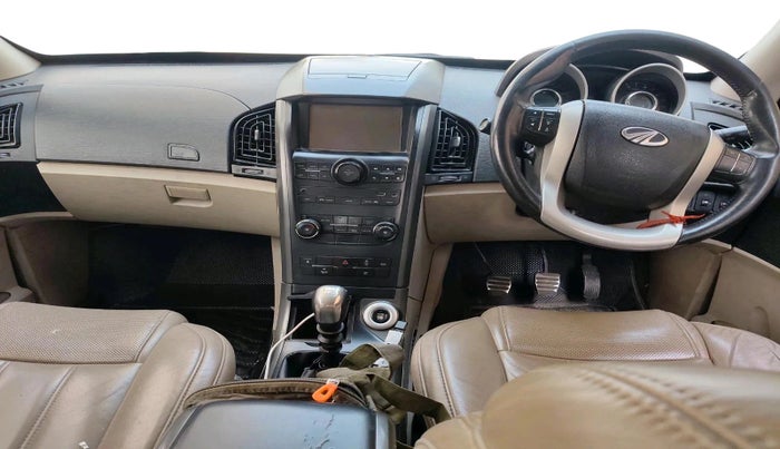 2017 Mahindra XUV500 W10, Diesel, Manual, 99,440 km, interior