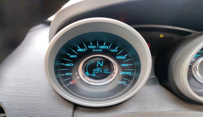 2017 Mahindra XUV500 W10, Diesel, Manual, 99,440 km, interior