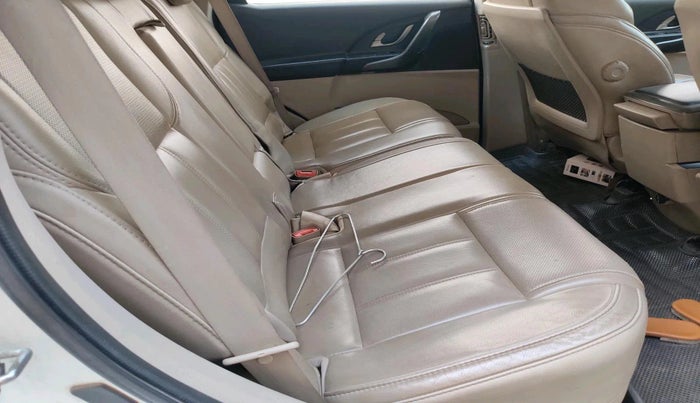 2017 Mahindra XUV500 W10, Diesel, Manual, 99,440 km, interior