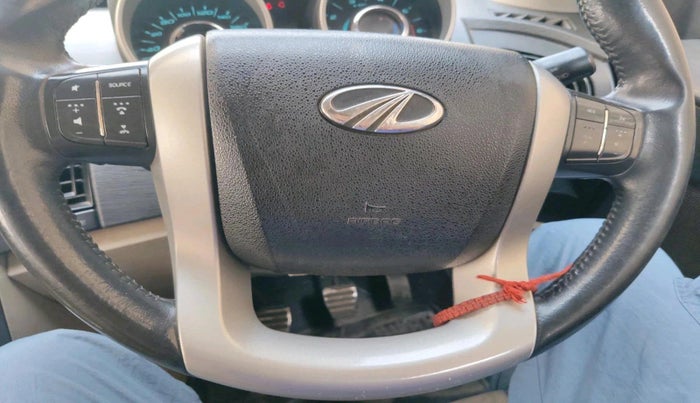 2017 Mahindra XUV500 W10, Diesel, Manual, 99,440 km, interior