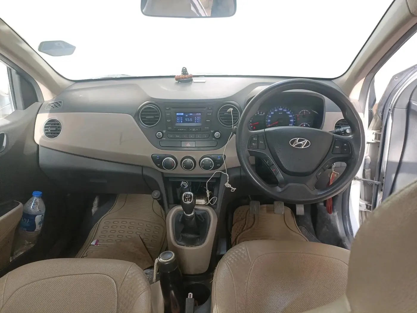 2015 Hyundai Xcent S 1.2, Petrol, Manual, 1,27,340 km, interior