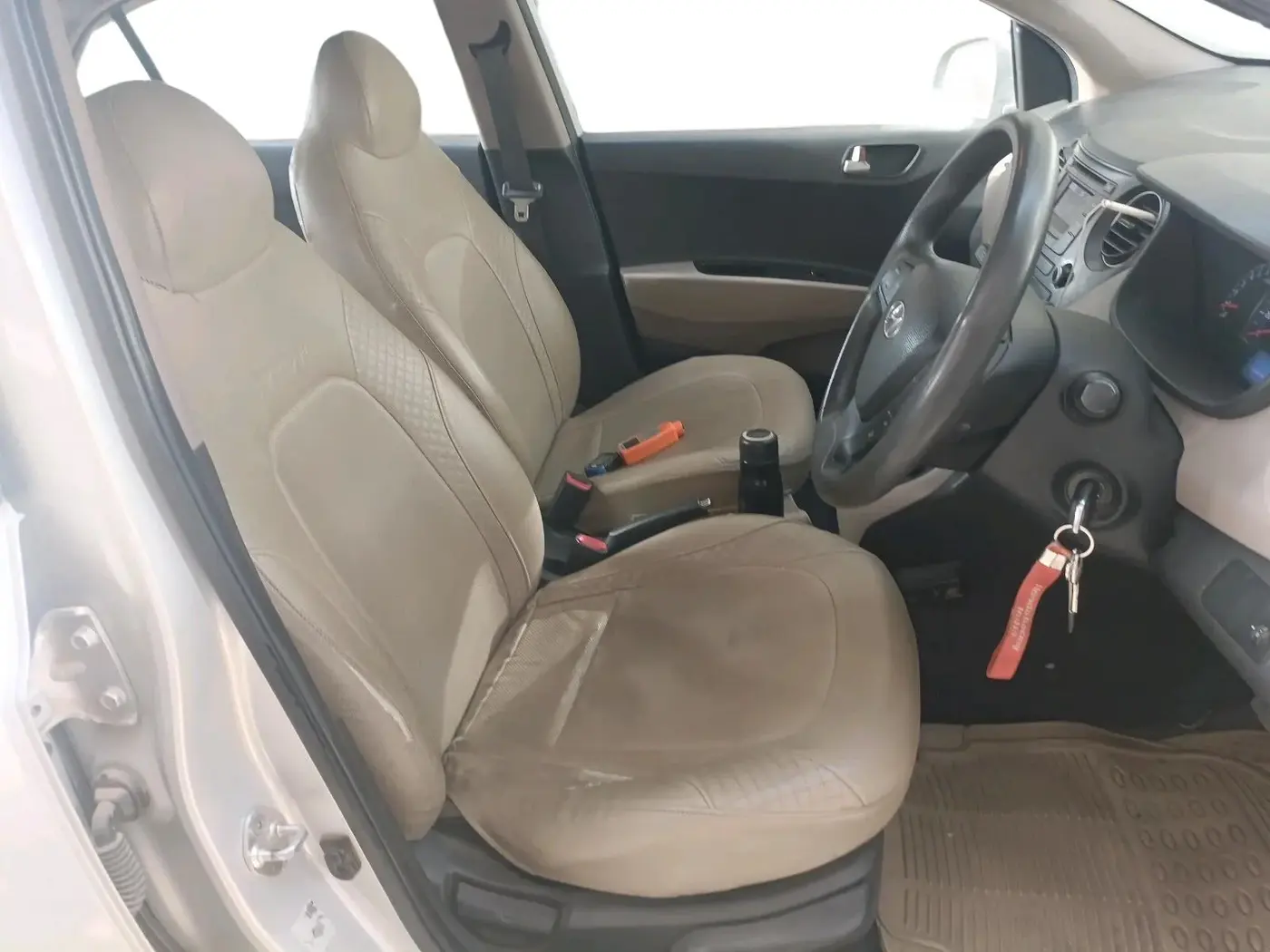 2015 Hyundai Xcent S 1.2, Petrol, Manual, 1,27,340 km, interior