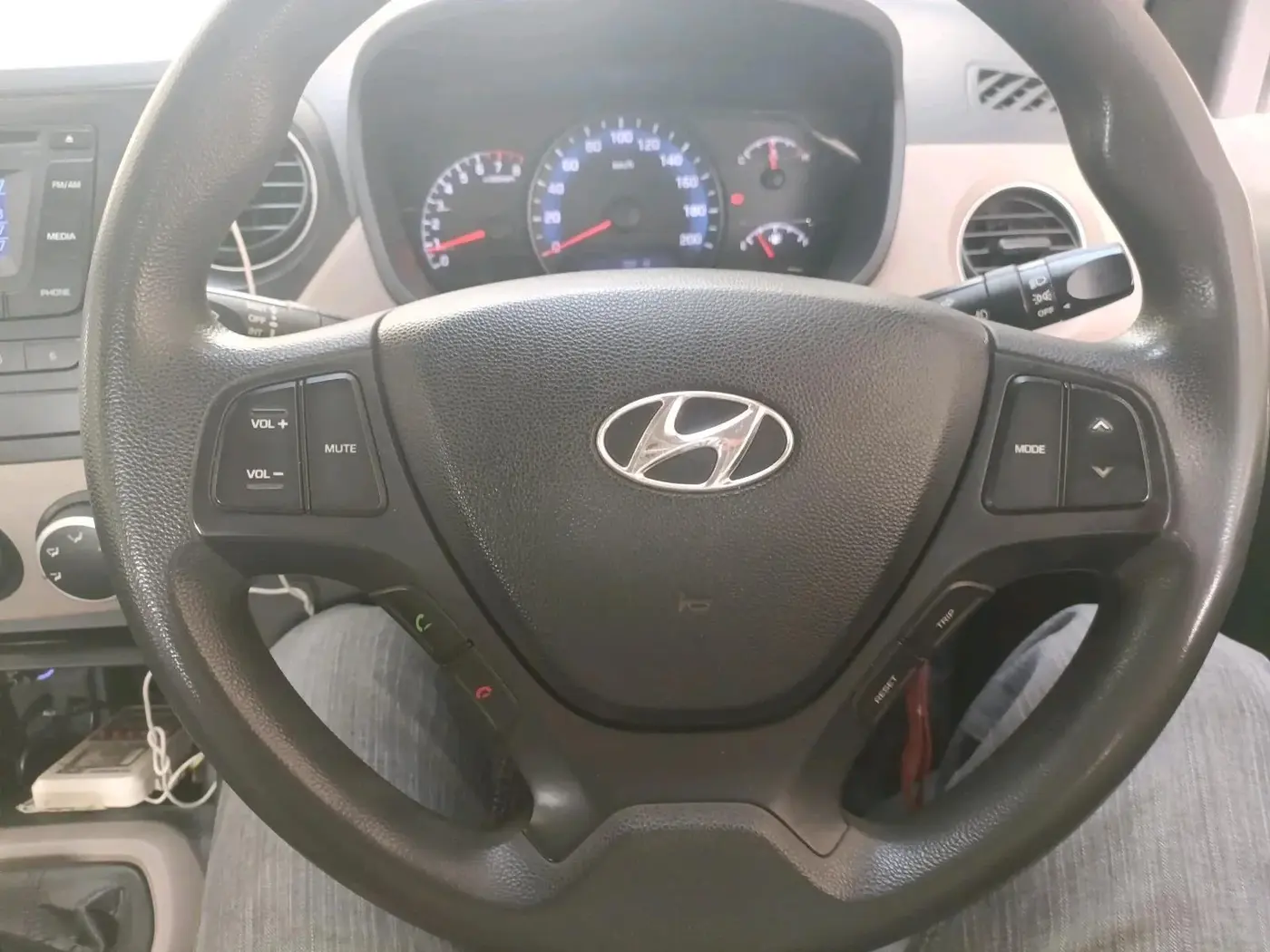2015 Hyundai Xcent S 1.2, Petrol, Manual, 1,27,340 km, interior