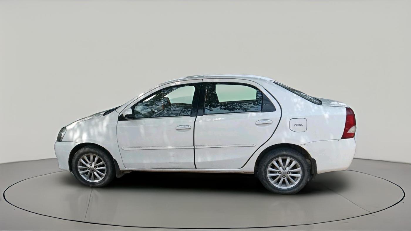 2015 Toyota Etios VX, Petrol, Manual, 2,57,203 km, exterior
