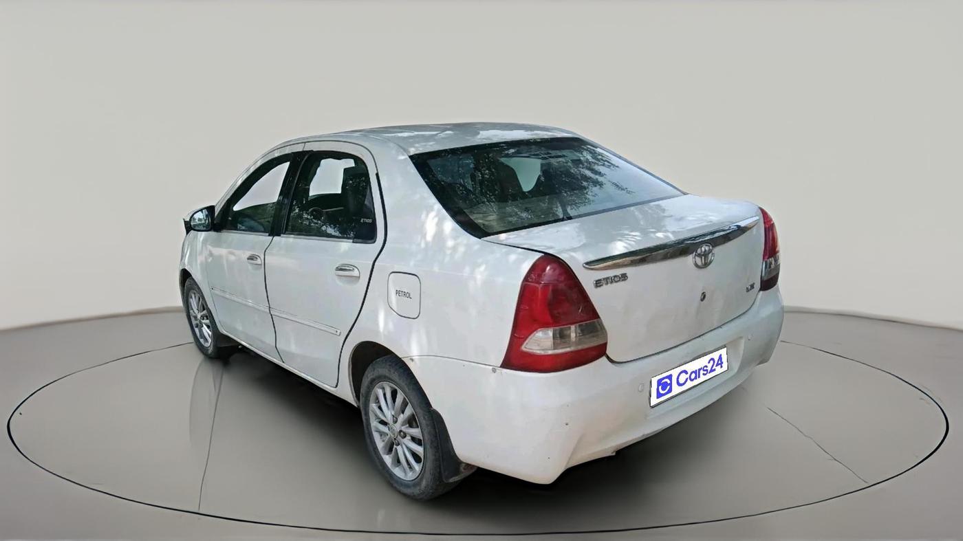 2015 Toyota Etios VX, Petrol, Manual, 2,57,203 km, exterior