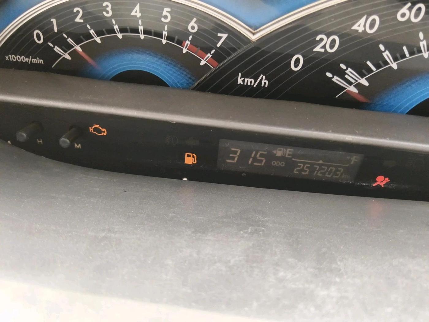 2015 Toyota Etios VX, Petrol, Manual, 2,57,203 km, interior
