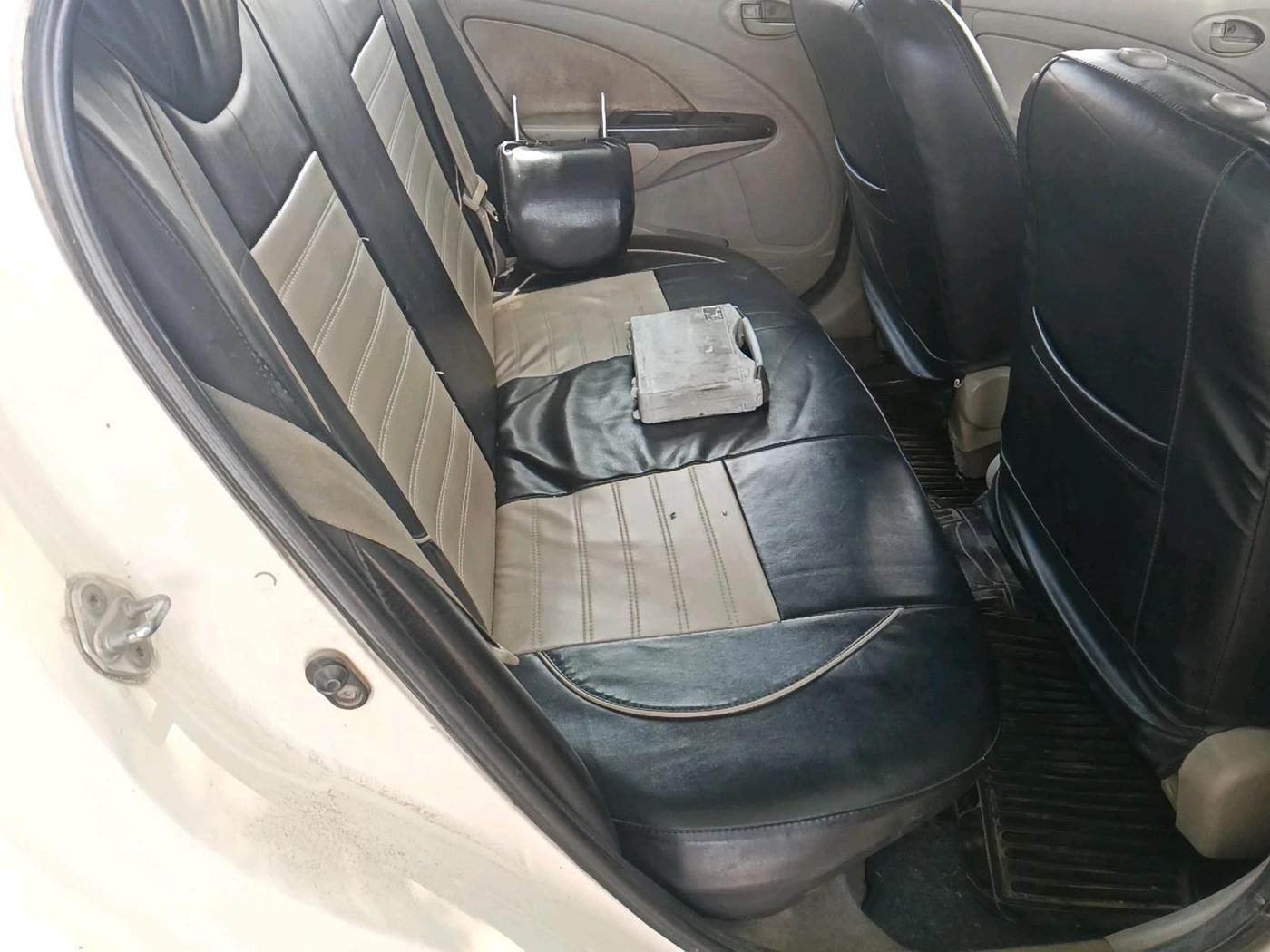 2015 Toyota Etios VX, Petrol, Manual, 2,57,203 km, interior