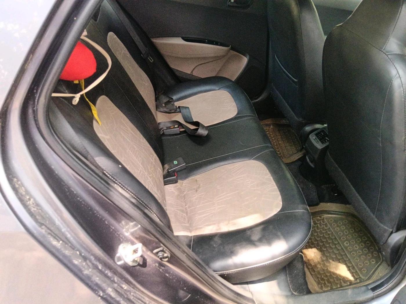 2017 Hyundai Grand i10 MAGNA AT 1.2 KAPPA VTVT, Petrol, Automatic, 40,630 km, interior