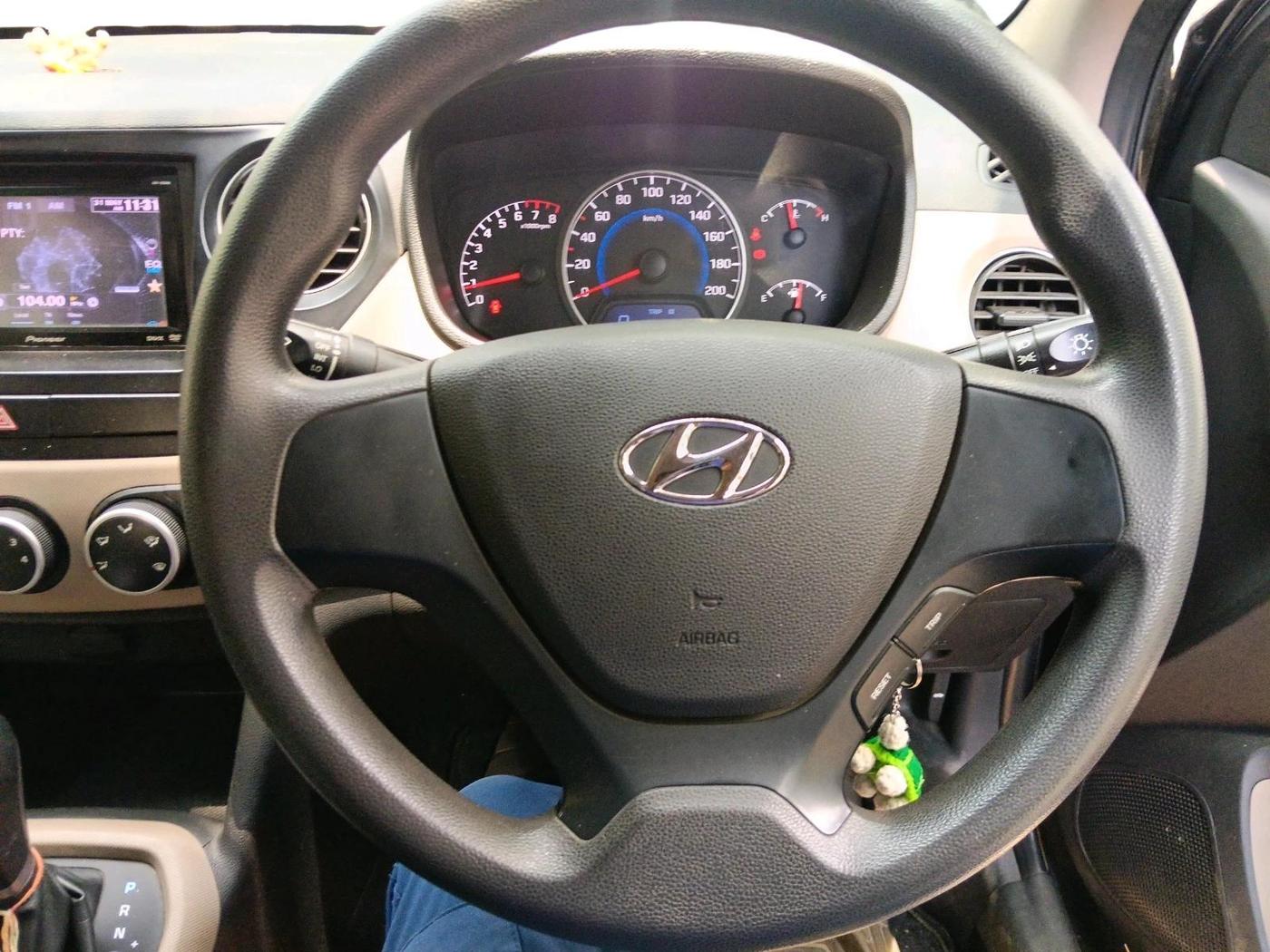2017 Hyundai Grand i10 MAGNA AT 1.2 KAPPA VTVT, Petrol, Automatic, 40,630 km, interior