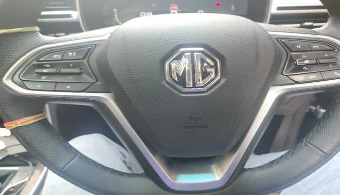 2024 MG HECTOR PLUS SAVVY PRO 1.5 TURBO CVT 7 STR, Petrol, Automatic, 19,753 km, interior