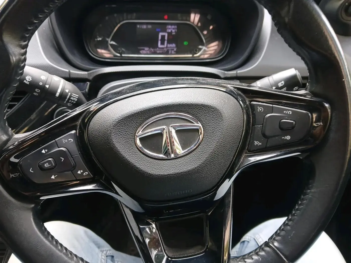2022 Tata NEXON XZ PLUS (O) PETROL DARK EDITION, Petrol, Manual, 40,828 km, interior