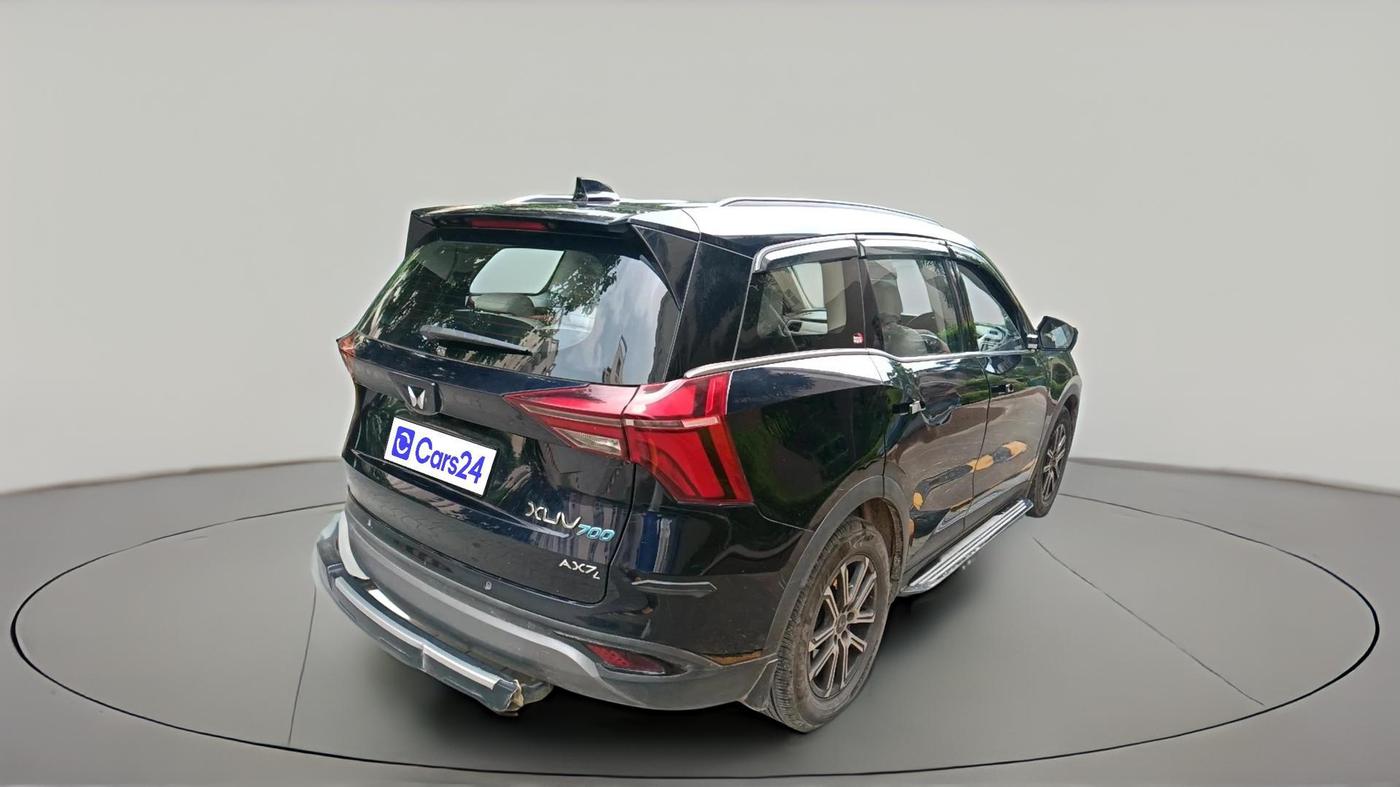2022 Mahindra XUV700 AX 7 LUXURY P AT 7 STR, Petrol, Automatic, 31,493 km, exterior