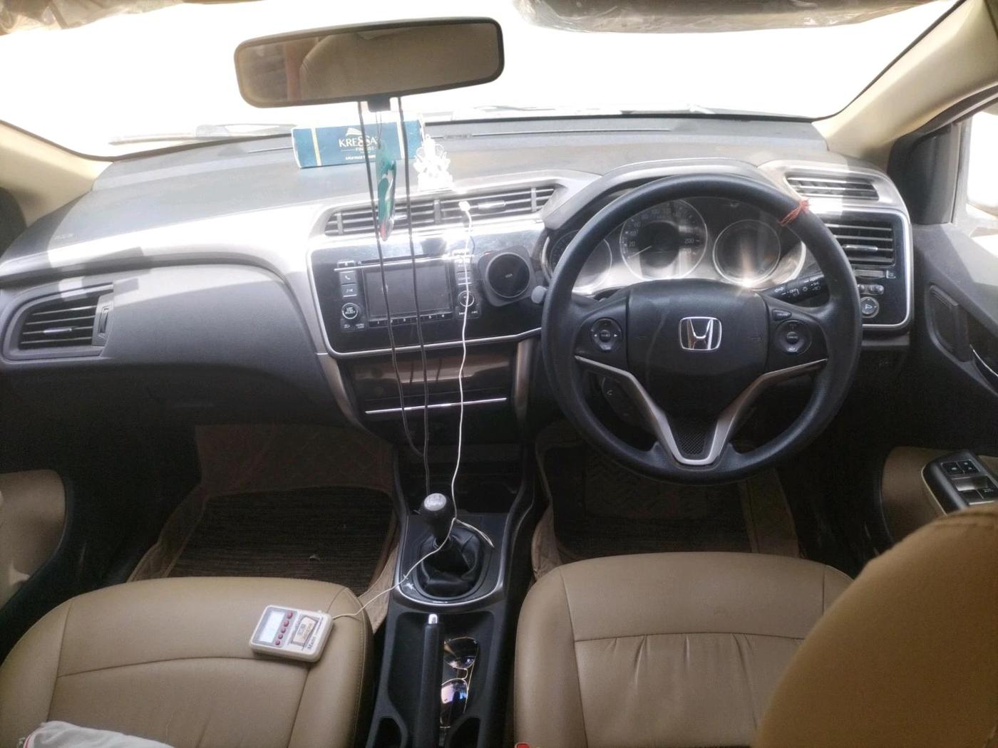 2014 Honda City 1.5L I-VTEC V MT, Petrol, Manual, 1,04,438 km, interior