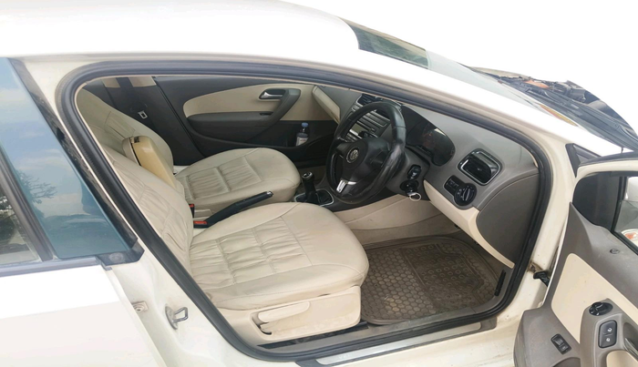 2011 Volkswagen Vento HIGHLINE 1.6 MPI, Petrol, Manual, 1,05,000 km, interior