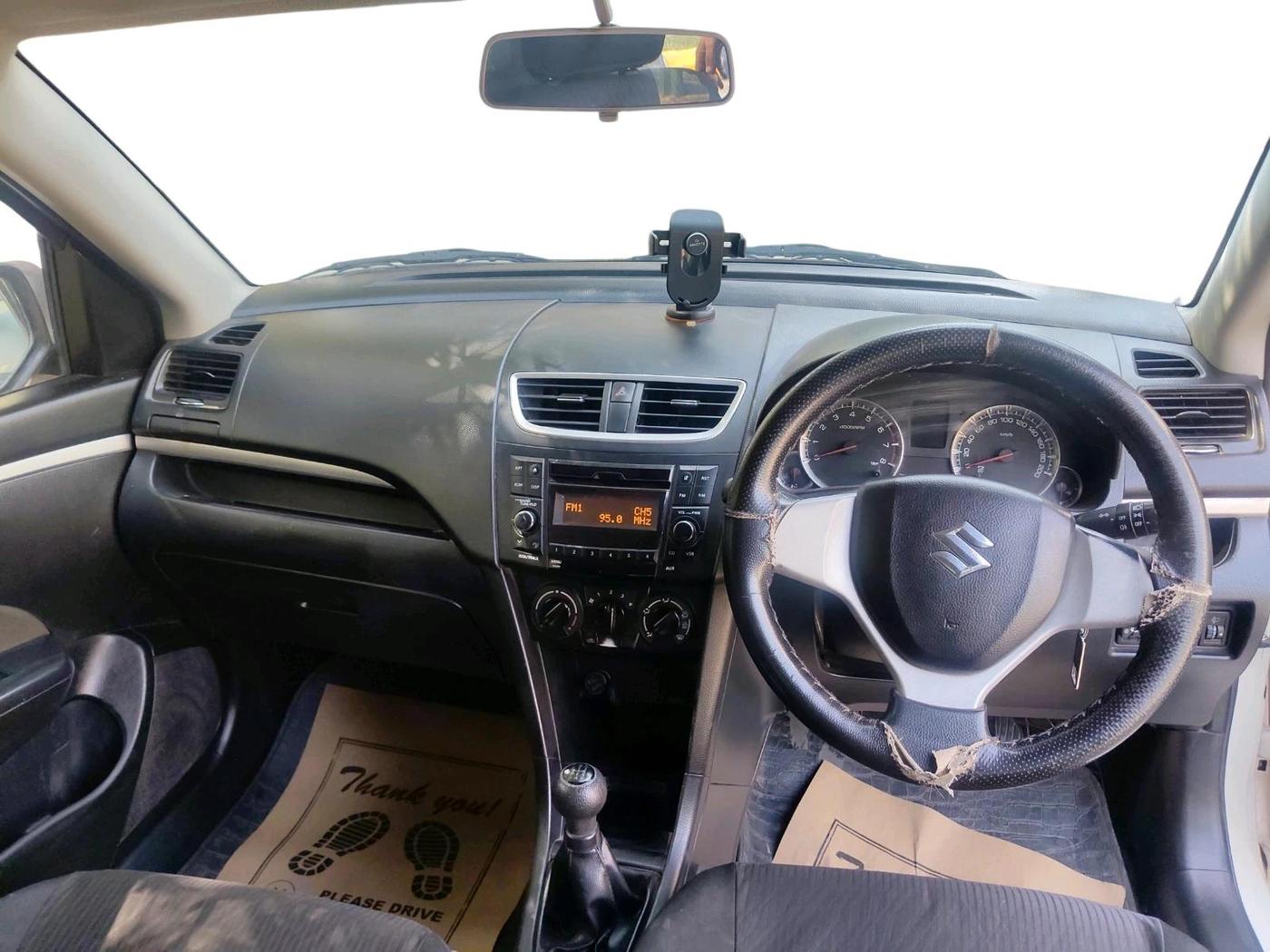 2016 Maruti Swift VXI, CNG, Manual, 73,173 km, interior