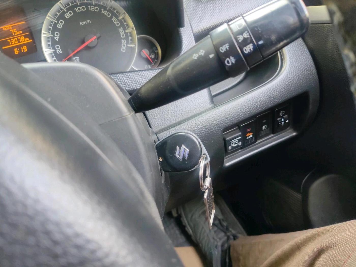 2016 Maruti Swift VXI, CNG, Manual, 73,173 km, interior