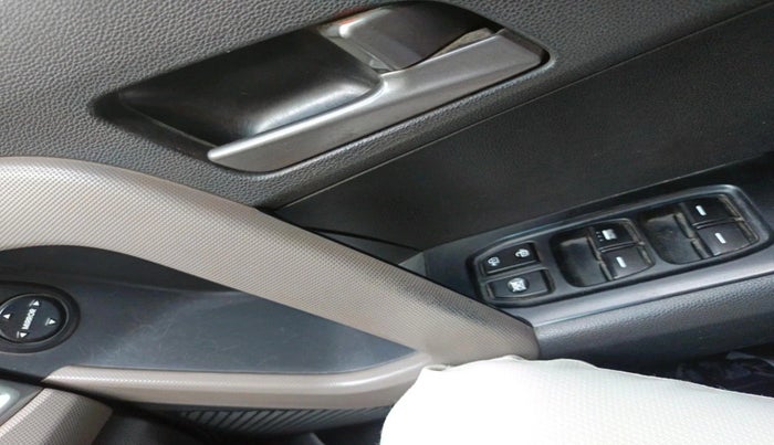 2017 Hyundai Creta SX PLUS AT 1.6 DIESEL, Diesel, Automatic, 2,20,231 km, interior