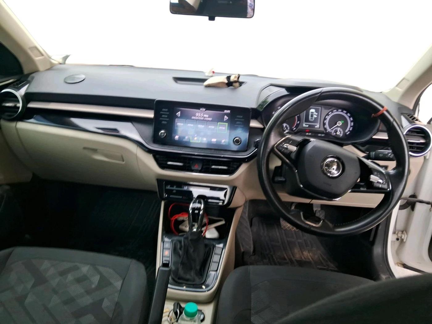 2023 Skoda SLAVIA AMBITION 1.0L TSI AT, Petrol, Automatic, 44,224 km, interior