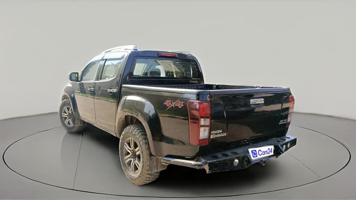 2017 ISUZU D-Max V Cross 4*4 MT, Diesel, Manual, 1,56,496 km, exterior