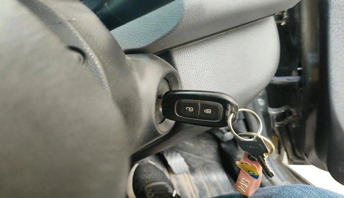 2017 Renault Kwid RXT 1.0 AMT (O), Petrol, Automatic, 30,415 km, interior