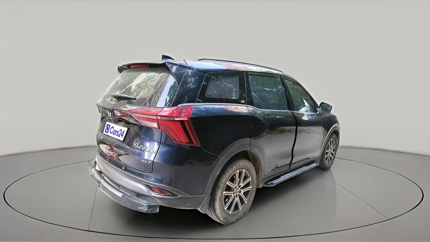 2022 Mahindra XUV700 AX 7 P AT 7 STR, Petrol, Automatic, 76,834 km, exterior