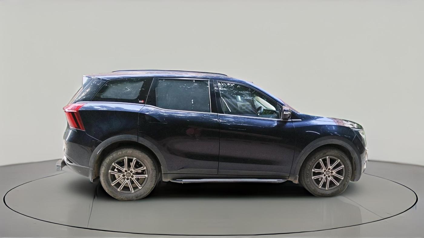 2022 Mahindra XUV700 AX 7 P AT 7 STR, Petrol, Automatic, 76,834 km, exterior