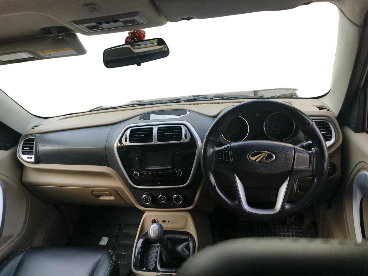 2016 Mahindra TUV300 T8, Diesel, Manual, 86,987 km, interior