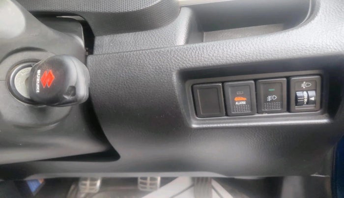 2013 Maruti Swift VXI, Petrol, Manual, 1,09,706 km, interior