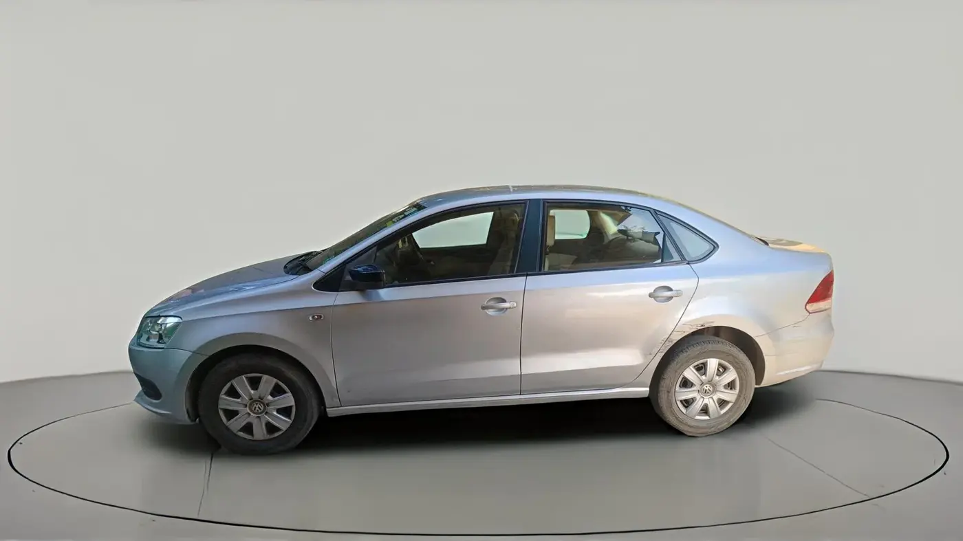 2011 Volkswagen Vento TRENDLINE 1.6, Petrol, Manual, 1,00,890 km, exterior