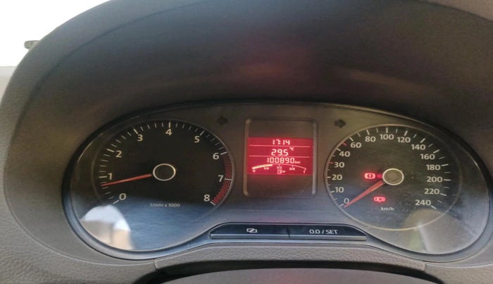 2011 Volkswagen Vento TRENDLINE 1.6, Petrol, Manual, 1,00,890 km, interior