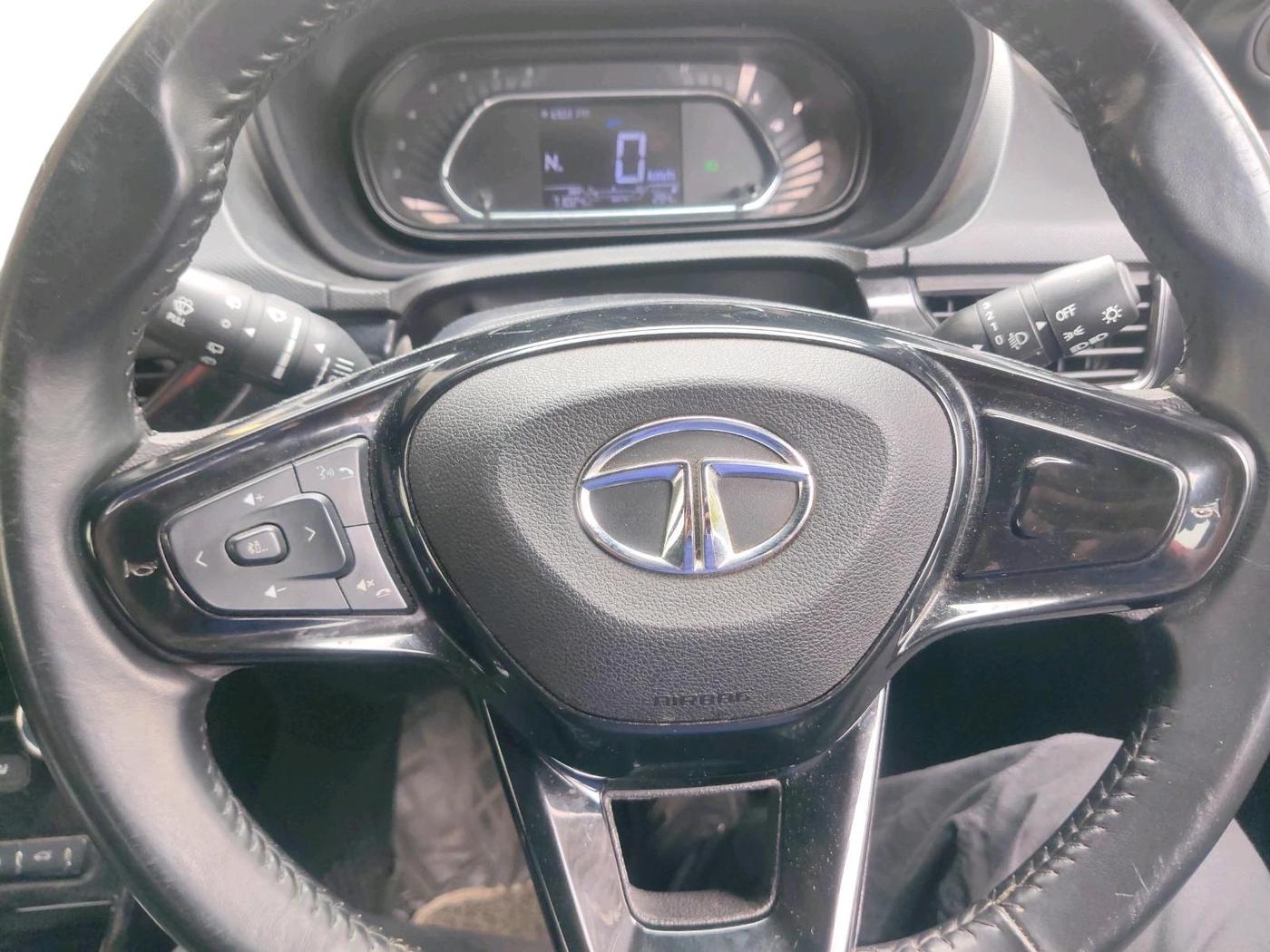 2022 Tata NEXON XZA PLUS DIESEL DARK EDITION, Diesel, Automatic, 71,024 km, interior
