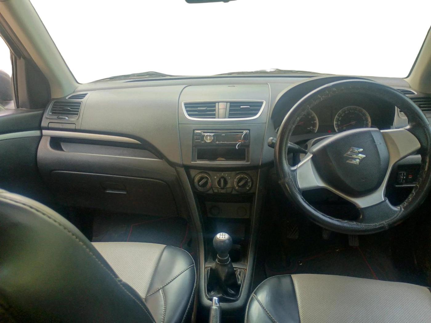 2013 Maruti Swift VXI, CNG, Manual, 88,609 km, interior