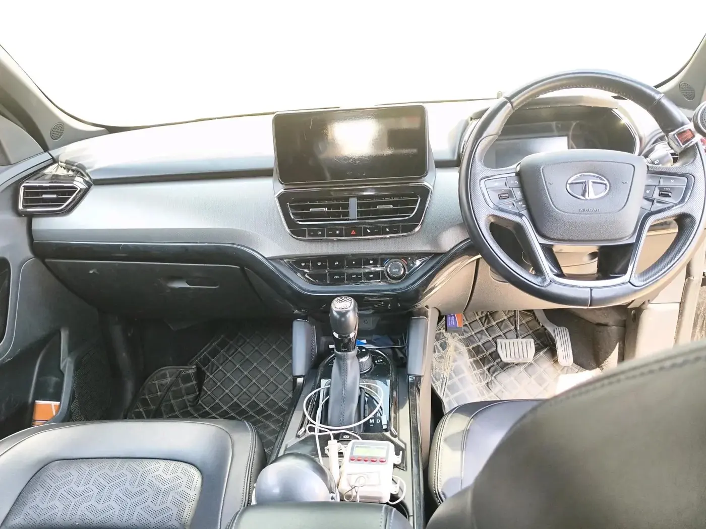 2023 Tata Safari XZA PLUS O 7STR, Diesel, Automatic, 68,061 km, interior