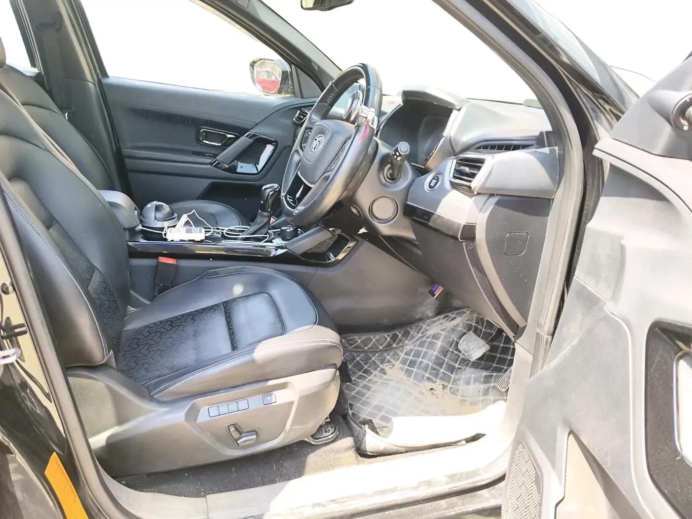 2023 Tata Safari XZA PLUS O 7STR, Diesel, Automatic, 68,061 km, interior