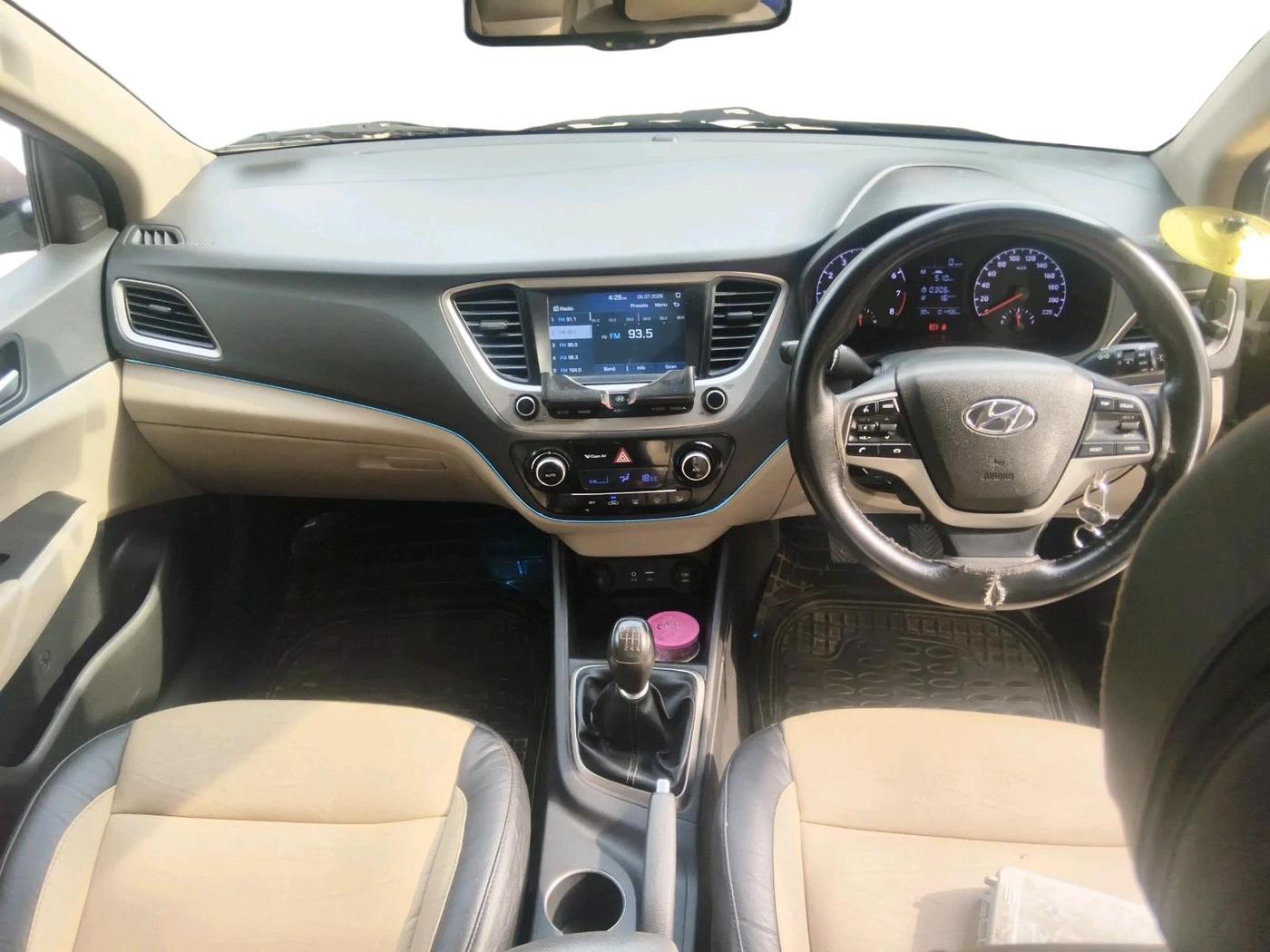 2017 Hyundai Verna 1.6 VTVT SX, Petrol, Manual, 1,01,458 km, interior