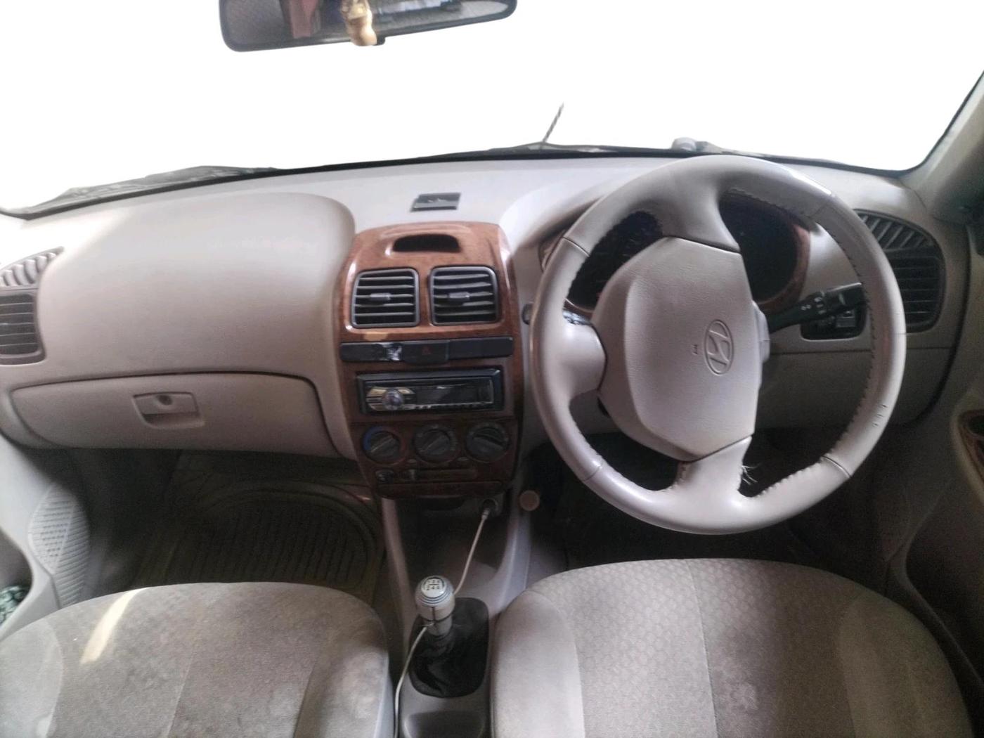 2011 Hyundai Accent EXECUTIVE, CNG, Manual, 1,69,207 km, interior