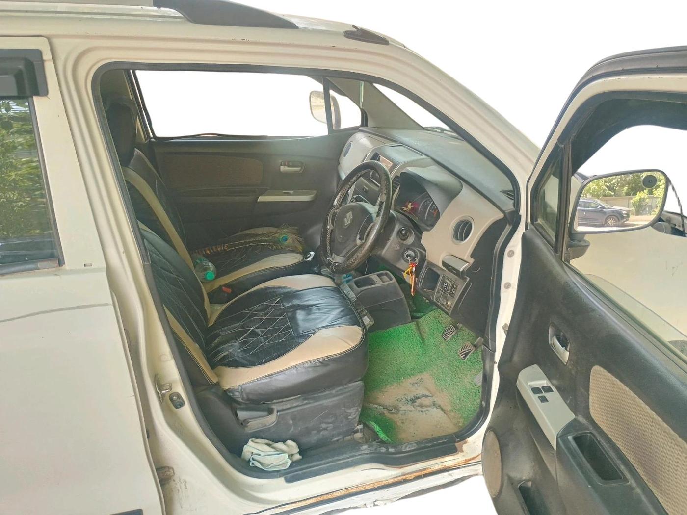 2014 Maruti Wagon R 1.0 LXI, CNG, Manual, 49,811 km, interior