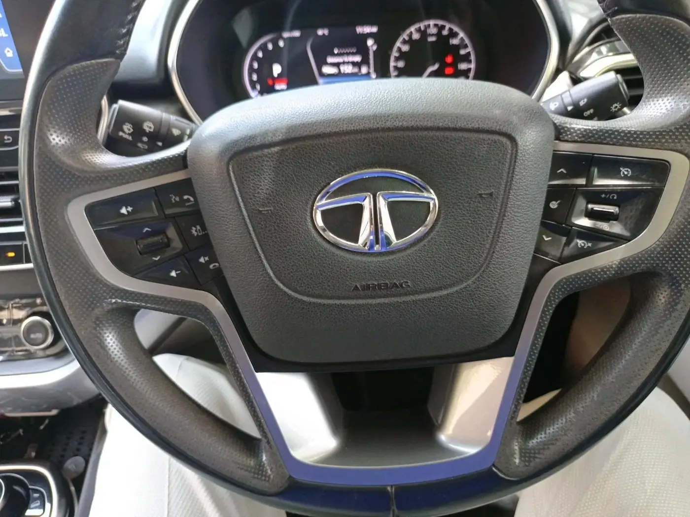2022 Tata Safari XZA PLUS, Diesel, Automatic, 52,766 km, interior