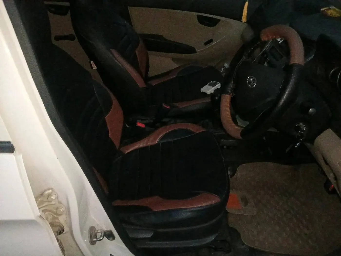 2012 Hyundai Eon MAGNA +, Petrol, Manual, 54,773 km, interior